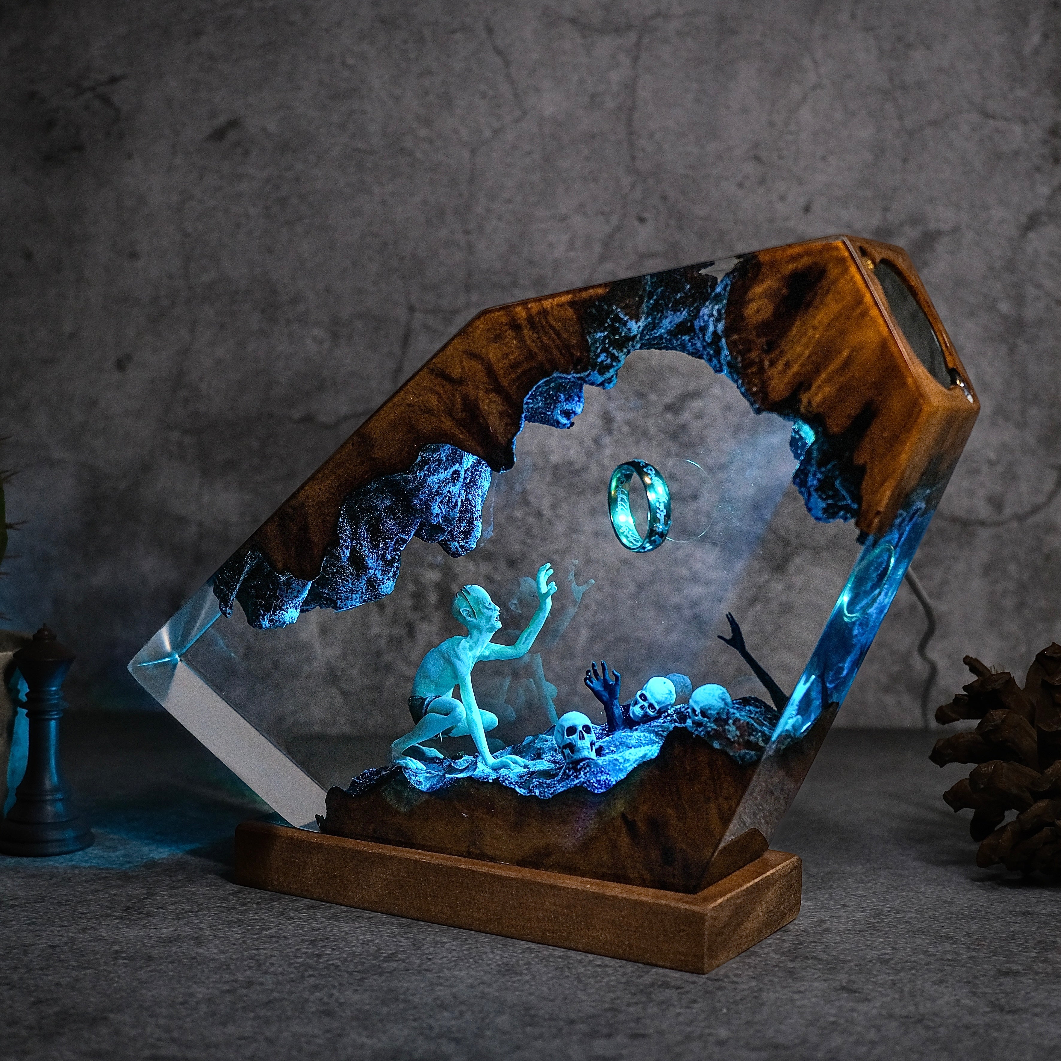 The Ring Seeker: Abyssal Shadow Resin Lamp